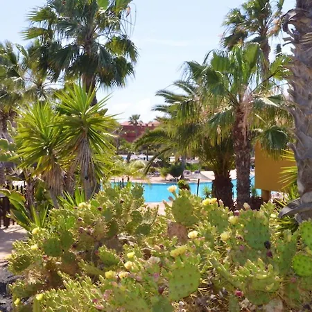 Cosy In Shared Pool 55 M² Κοραλέχο